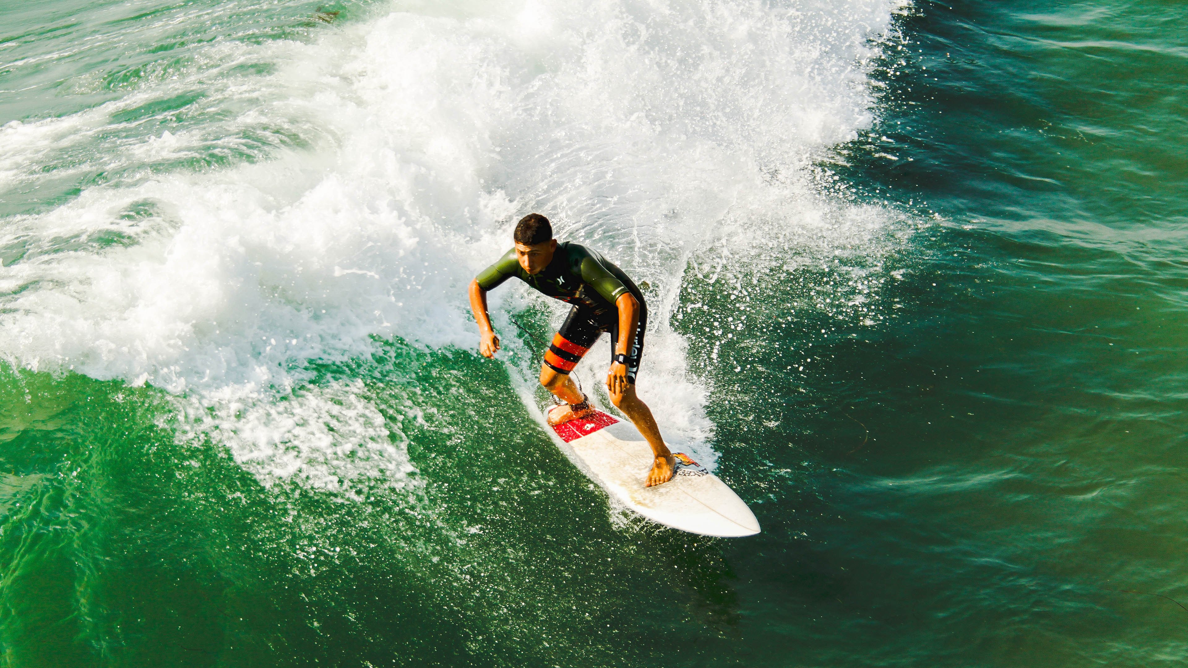 广厦压哨惊魂夜,福克斯总决赛封神时,当东方坚韧照亮西方王座