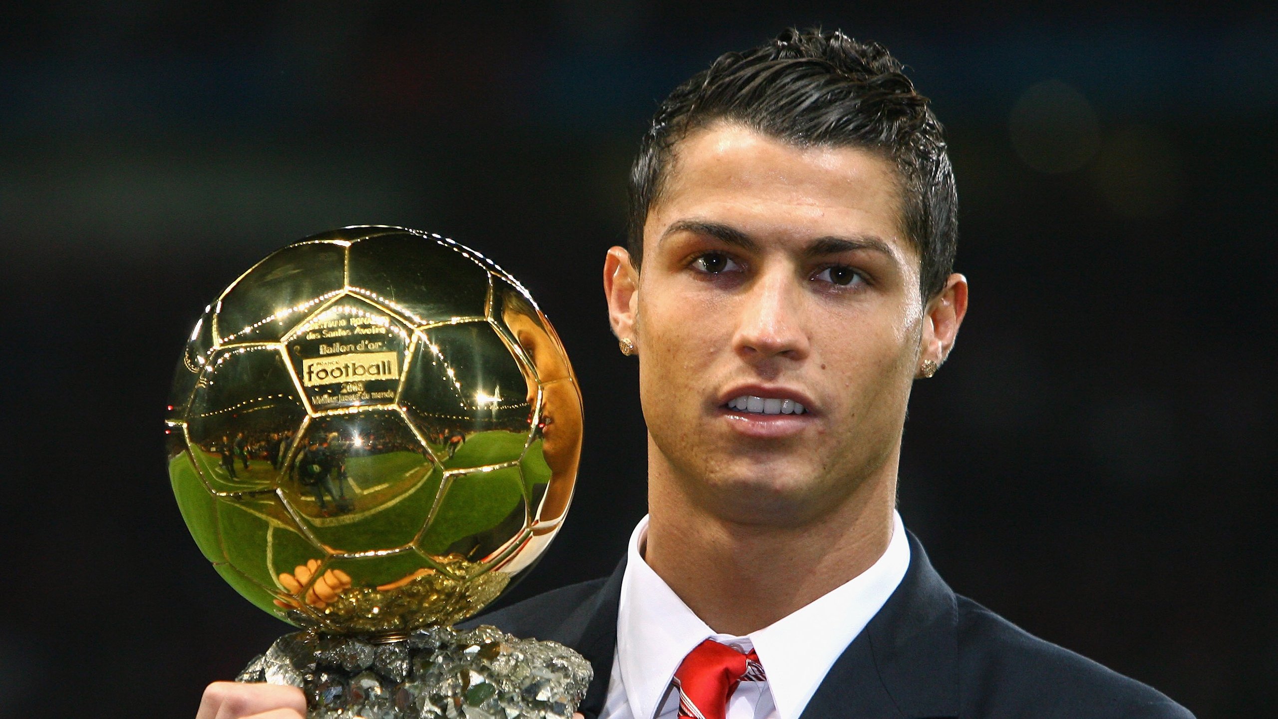 奥纳纳攻防两端统治，伊朗强势拿下葡萄牙